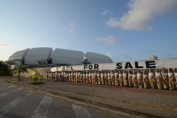 Performance critica privatizações