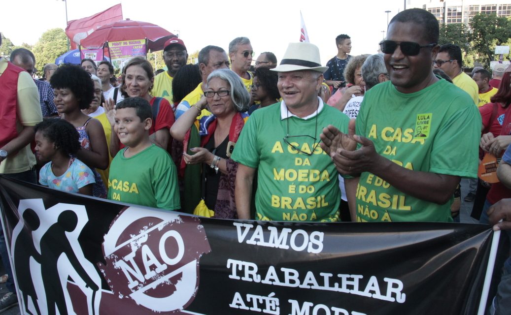 Moedeiros presentes no 1º de Maio na praça XV