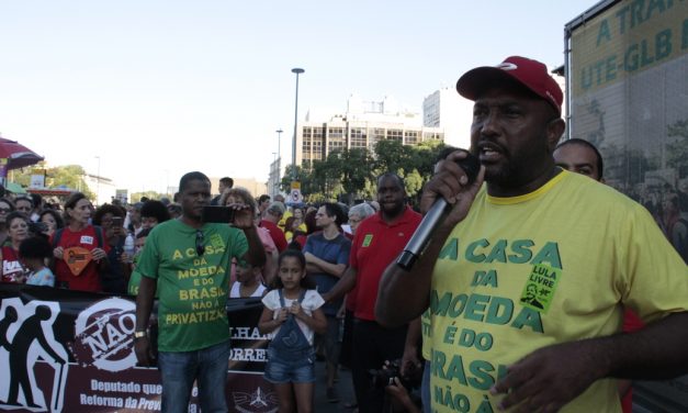 Moedeiros presentes no 1º de Maio na praça XV