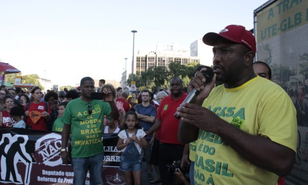 Moedeiros presentes no 1º de Maio na praça XV