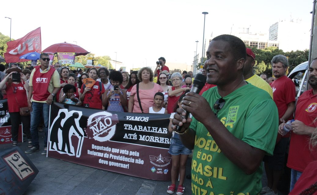 Moedeiros presentes no 1º de Maio na praça XV