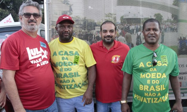 Moedeiros presentes no 1º de Maio na praça XV