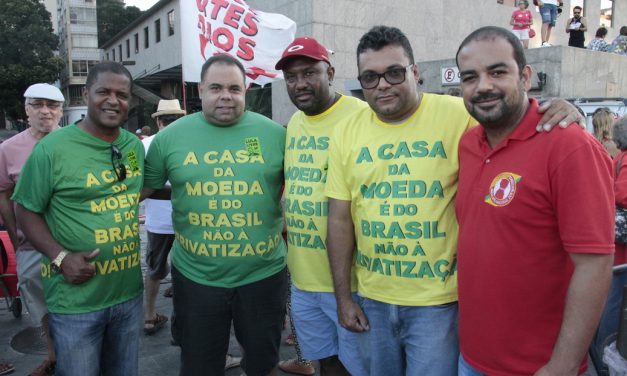 Moedeiros presentes no 1º de Maio na praça XV