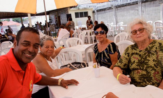 Encontro de amigos na Festa dos Aposentados de 2019 (fotos)