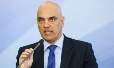 Alexandre de Moraes suspende ações sobre demissão imotivada em estatal