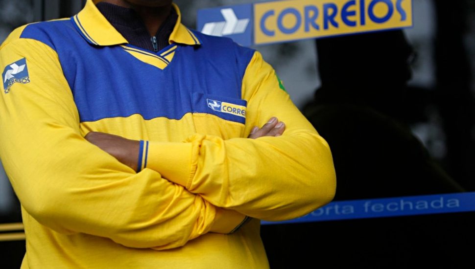 TRABALHADORES DOS CORREIOS PERDEM DIREITOS HISTÓRICOS NO TST