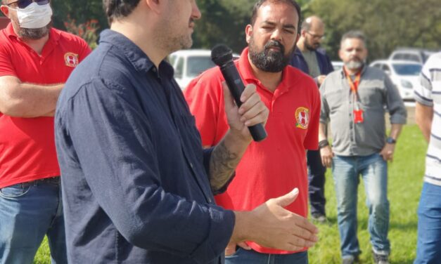 GLAUBER BRAGA PARTICIPA DE ENCONTRO COM OS TRABALHADORES MOEDEIROS