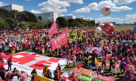 Milhares de Trabalhadores se Reúnem em Brasília para Defender Direitos e Reivindicar Melhorias