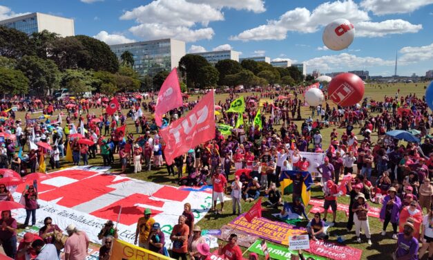 Milhares de Trabalhadores se Reúnem em Brasília para Defender Direitos e Reivindicar Melhorias